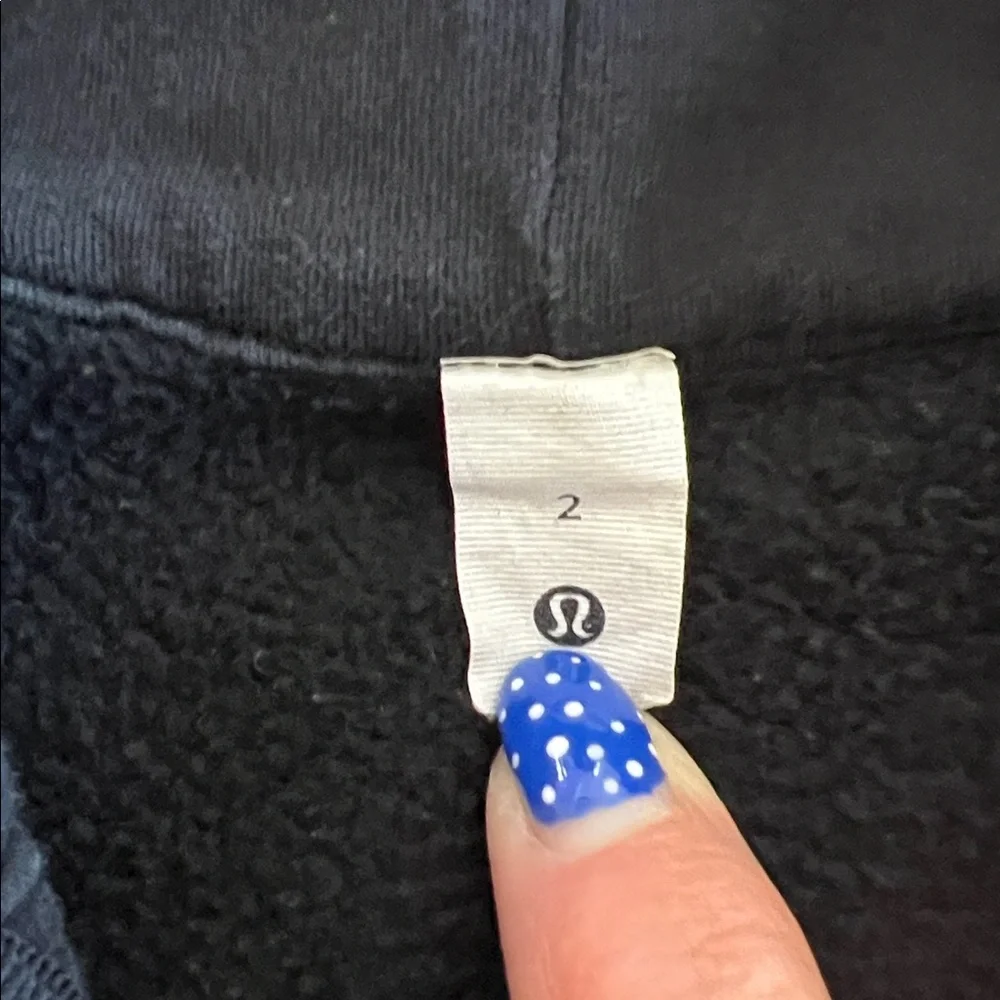 Lululemon crop scuba size 2 - Picture 2 of 2